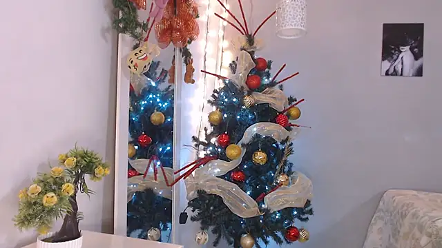 Snapshot of Kimandyuk chatting on 12/27/24, 01:53 Kimandyuk online show from 12/27/24, 01:53