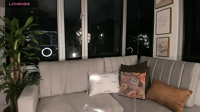 Snapshot of Megan_Lim chatting on 02/07/25, 11:01 Megan Lim online show from 02/07/25, 11:01