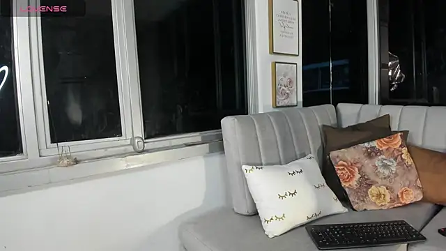 Snapshot of Megan_Lim chatting on 03/11/25, 10:29 Megan Lim online show from 03/11/25, 10:29