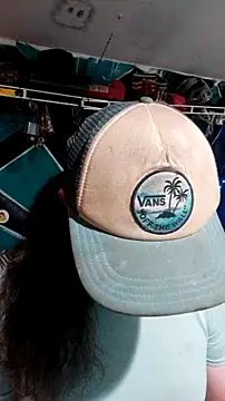 Boo-boo kittyfux online show from 12/18/25, 11:49