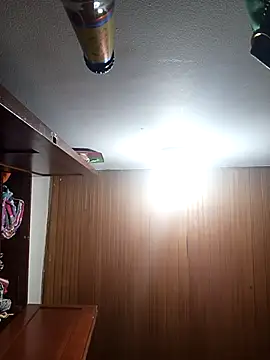 Snapshot of yajahil chatting on 10/05/25, 04:44 yajahil online show from 10/05/25, 04:44