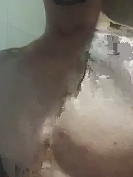 Snapshot of favormaker chatting on 12/23/24, 06:48 favormaker online show from 12/23/24, 06:48