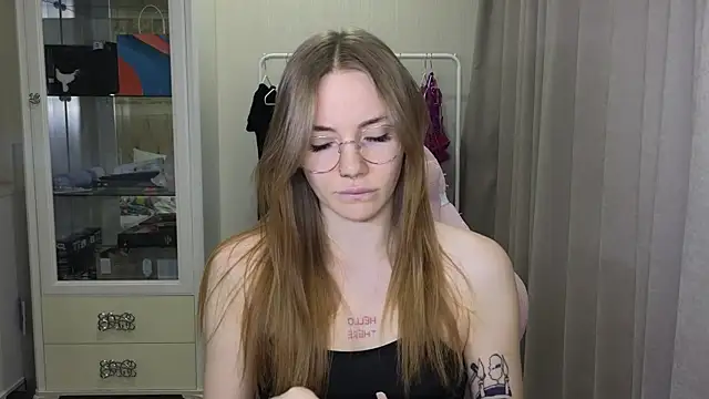 Snapshot of littlevildevil chatting on 01/15/25, 11:10 littlevildevil online show from 01/15/25, 11:10