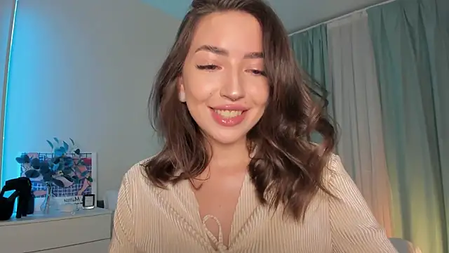 Oh My Dianee online show from 10/08/25, 07:39