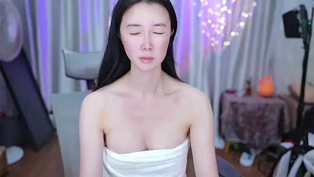 Snapshot of nono_babyy chatting on 01/13/26, 01:33 nono babyy online show from 01/13/26, 01:33