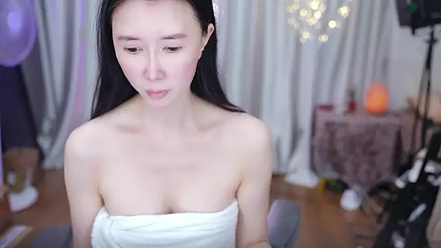 Snapshot of nono_babyy chatting on 01/14/26, 01:44 nono babyy online show from 01/14/26, 01:44