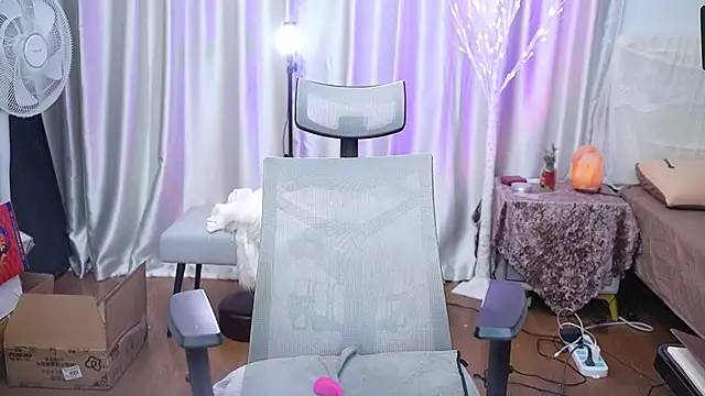 Snapshot of nono_babyy chatting on 02/06/26, 01:43 nono babyy online show from 02/06/26, 01:43