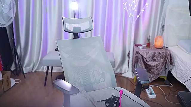 Snapshot of nono_babyy chatting on 02/13/26, 01:34 nono babyy online show from 02/13/26, 01:34