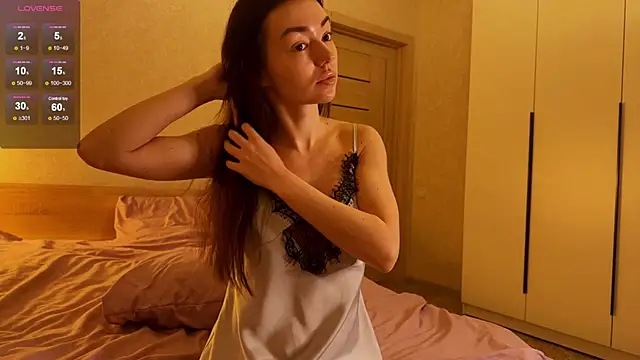 Snapshot of julya_flowerss chatting on 01/17/26, 02:11 julya flowerss online show from 01/17/26, 02:11