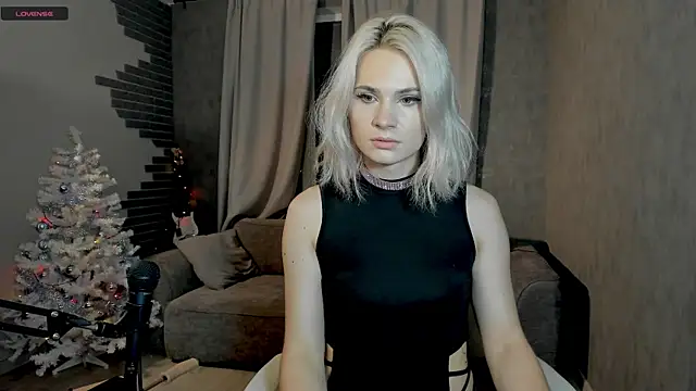 Snapshot of Milena_marshmalows chatting on 12/23/24, 02:13 Milena marshmalows online show from 12/23/24, 02:13