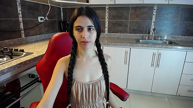 Snapshot of anna_alvarez chatting on 02/15/25, 11:06 anna alvarez online show from 02/15/25, 11:06