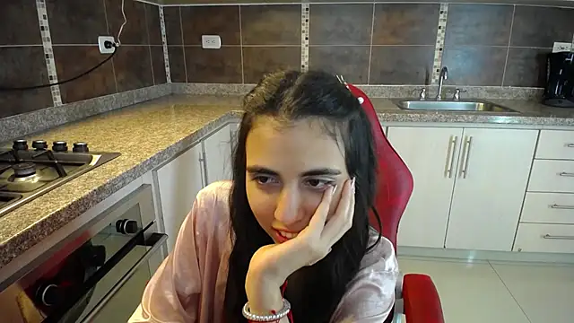 Snapshot of anna_alvarez chatting on 03/20/25, 01:59 anna alvarez online show from 03/20/25, 01:59
