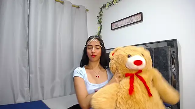 Snapshot of anna_alvarez chatting on 05/14/26, 01:23 anna alvarez online show from 05/14/26, 01:23
