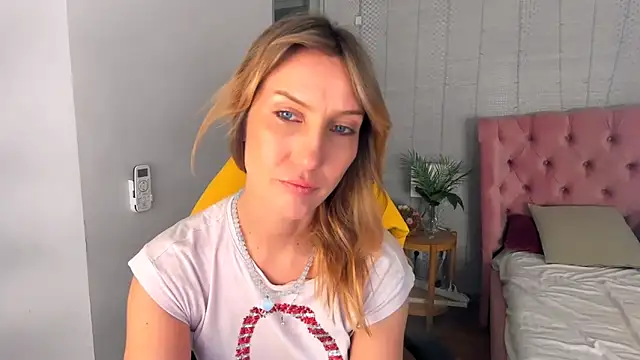 Snapshot of ElizaMayers chatting on 03/11/26, 10:05 ElizaMayers online show from 03/11/26, 10:05