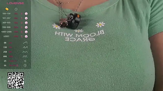 AislyEmbury online show from 10/29/25, 04:37