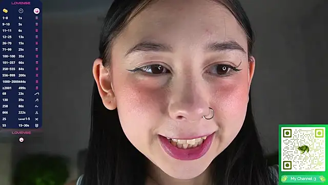 AislyEmbury online show from 12/14/25, 04:51