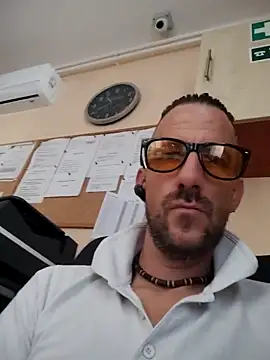 Snapshot of Inkazulu chatting on 09/20/25, 08:37 Inkazulu online show from 09/20/25, 08:37