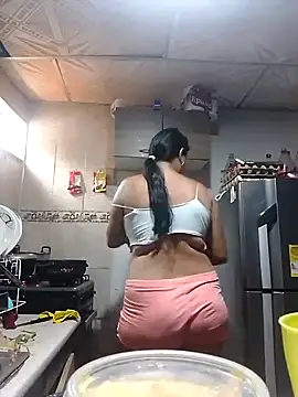 Snapshot of lupita_2023 chatting on 03/04/25, 05:13 lupita 2023 online show from 03/04/25, 05:13