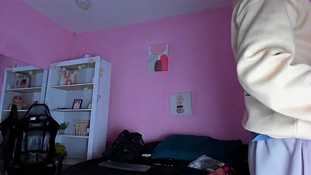 Ian Castillo  online show from 12/16/25, 11:15