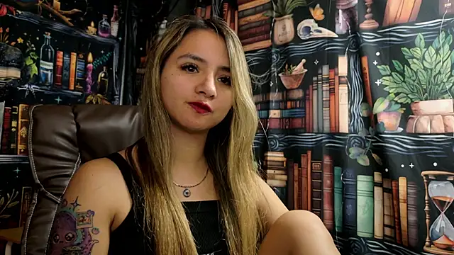 Snapshot of julietta___jackson chatting on 01/10/25, 08:15 julietta jackson online show from 01/10/25, 08:15