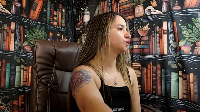 Snapshot of julietta___jackson chatting on 01/30/25, 08:21 julietta jackson online show from 01/30/25, 08:21