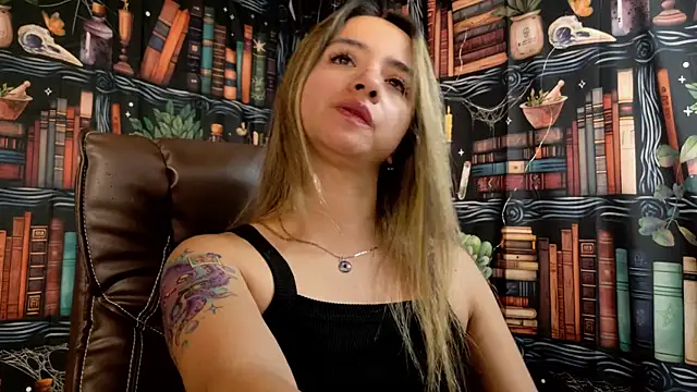 Snapshot of julietta___jackson chatting on 01/30/25, 11:24 julietta jackson online show from 01/30/25, 11:24