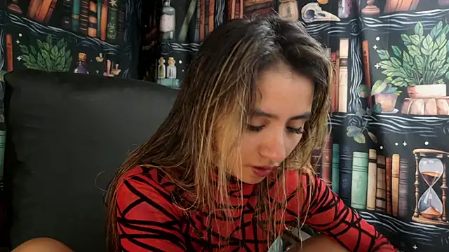 Snapshot of julietta___jackson chatting on 02/13/25, 08:13 julietta jackson online show from 02/13/25, 08:13