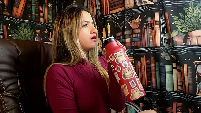 Snapshot of julietta___jackson chatting on 03/20/25, 12:08 julietta jackson online show from 03/20/25, 12:08