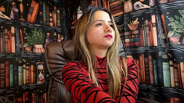 Snapshot of julietta___jackson chatting on 03/20/25, 03:13 julietta jackson online show from 03/20/25, 03:13