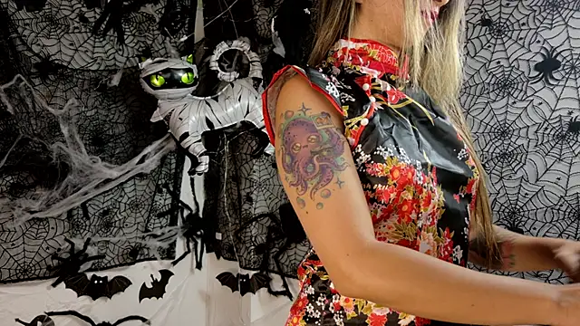 Snapshot of julietta___jackson chatting on 10/18/25, 04:52 julietta jackson online show from 10/18/25, 04:52