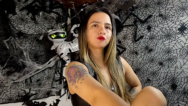 Snapshot of julietta___jackson chatting on 10/21/25, 09:37 julietta jackson online show from 10/21/25, 09:37