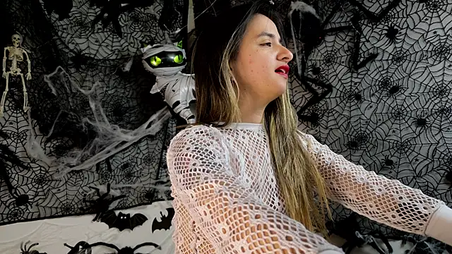 Snapshot of julietta___jackson chatting on 10/24/25, 07:54 julietta jackson online show from 10/24/25, 07:54