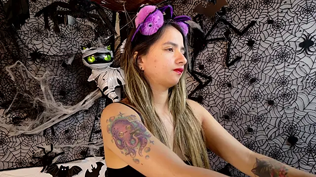 Snapshot of julietta___jackson chatting on 10/29/25, 07:15 julietta jackson online show from 10/29/25, 07:15