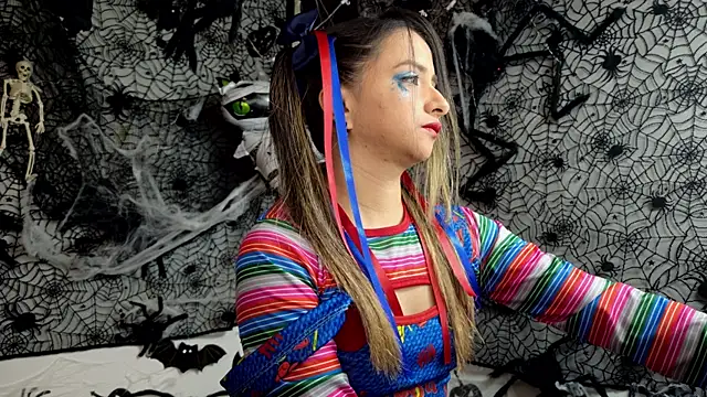 Snapshot of julietta___jackson chatting on 10/31/25, 06:42 julietta jackson online show from 10/31/25, 06:42