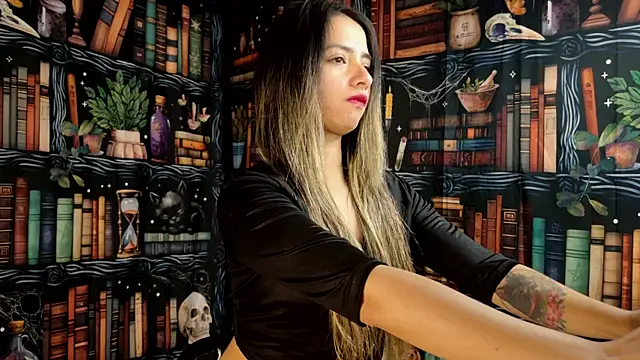 Snapshot of julietta___jackson chatting on 11/25/25, 09:48 julietta jackson online show from 11/25/25, 09:48