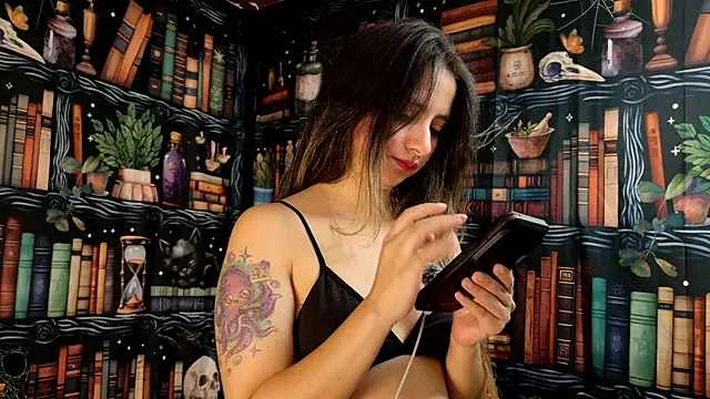 Snapshot of julietta___jackson chatting on 02/05/26, 09:41 julietta jackson online show from 02/05/26, 09:41