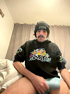 wolfwhite95 online show from 11/17/25, 07:52