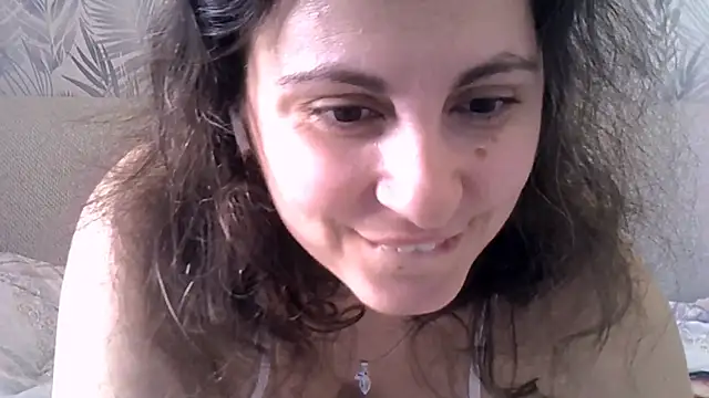 Snapshot of ShelaDiass chatting on 02/14/26, 10:34 ShelaDiass online show from 02/14/26, 10:34