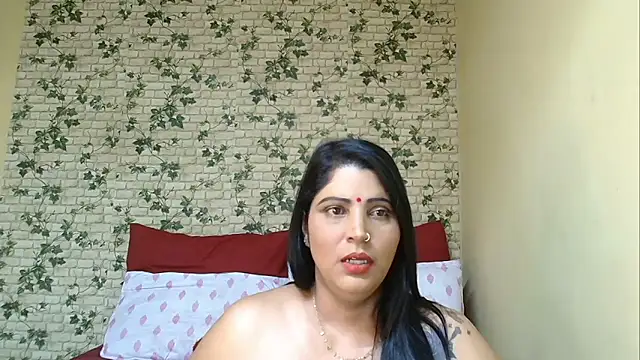 Snapshot of XIndianintimacy chatting on 04/17/26, 09:29 XIndianintimacy online show from 04/17/26, 09:29