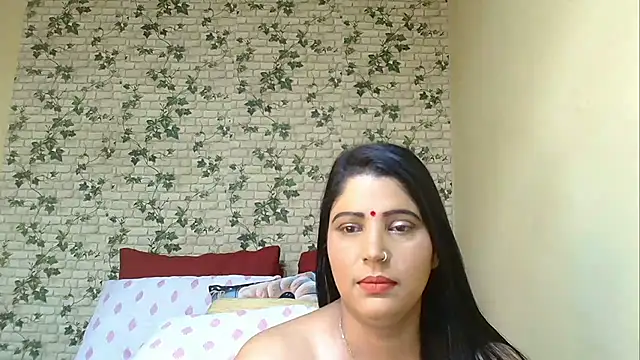 Snapshot of XIndianintimacy chatting on 04/19/26, 05:56 XIndianintimacy online show from 04/19/26, 05:56