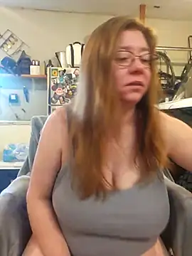 Snapshot of MsShelby40 chatting on 04/07/26, 03:23 MsShelby40 online show from 04/07/26, 03:23