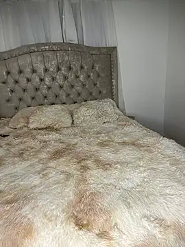 MollySanders    online show from 12/20/24, 10:22