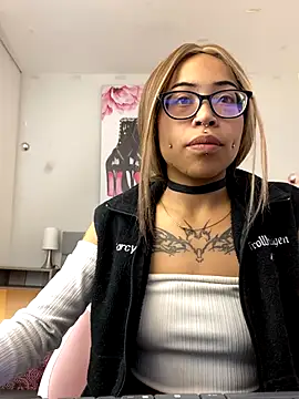 Violetta Suky online show from 09/11/25, 12:27