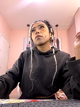 Violetta Suky online show from 10/13/25, 12:49