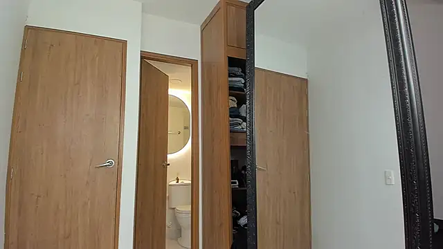 smit hot sr online show from 11/05/25, 03:17