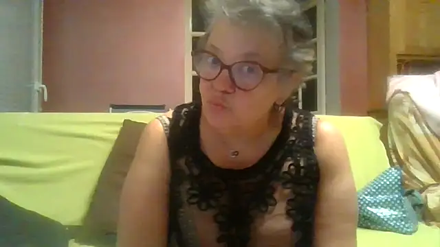Vandeae44 online show from 04/30/26, 08:57