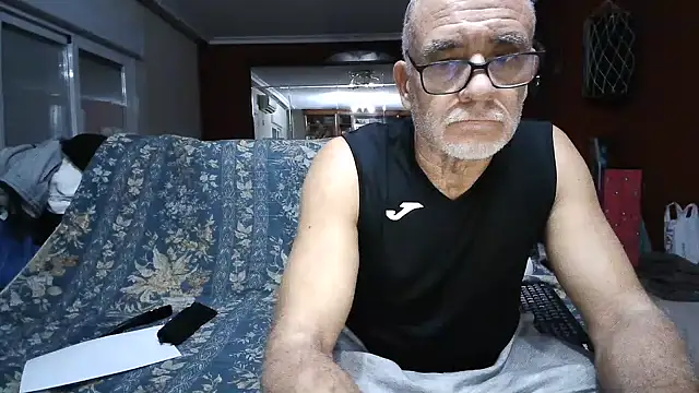 Snapshot of maduroguapo chatting on 02/07/25, 10:09 maduroguapo online show from 02/07/25, 10:09