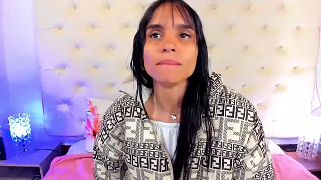 sophie pariss online show from 02/12/25, 09:20