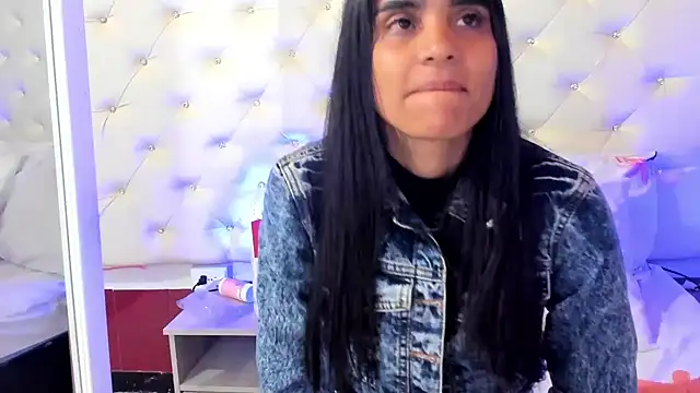 sophie pariss online show from 03/07/25, 07:08