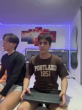Alex and Fabian online show from 04/28/26, 03:11